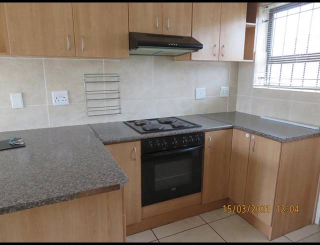 2 BEDROOM TOWNHOUSE FOR SALE IN HUNTERS CREEK